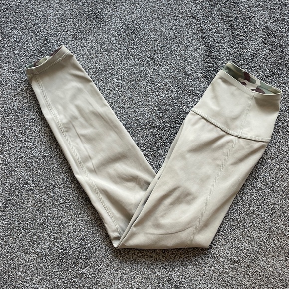 EUC 1st Phorm Full Length High Rise Reversible Leggings - Picture 2 of 9